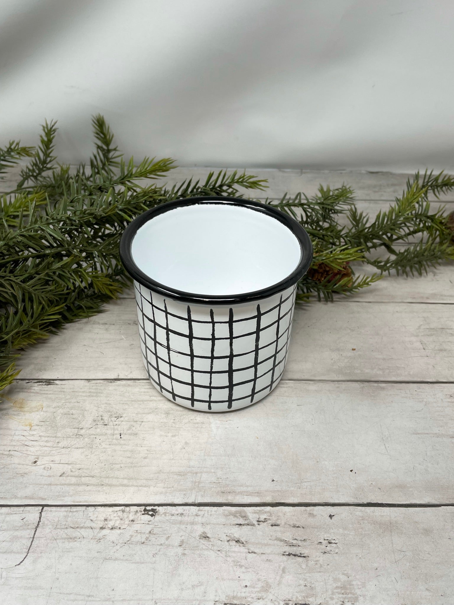 Black & White Enamel Check Pot - Small  | IG Reel Special!